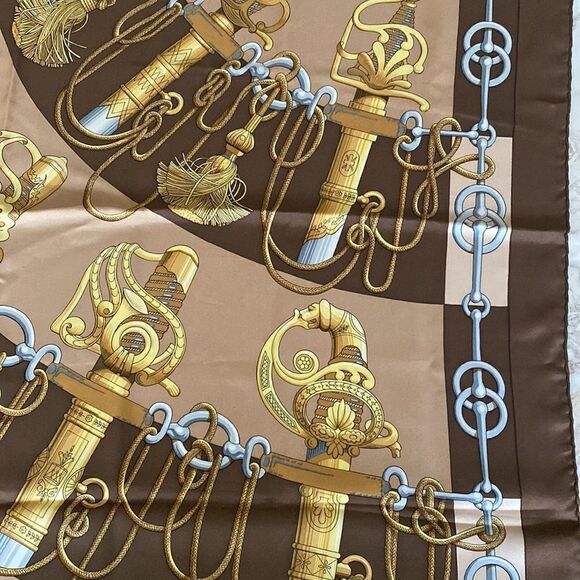 Authentic Hermès Cliquetis Carre 90 Scarf Multicolour 100% Silk Vintage Browns - Picture 8 of 11